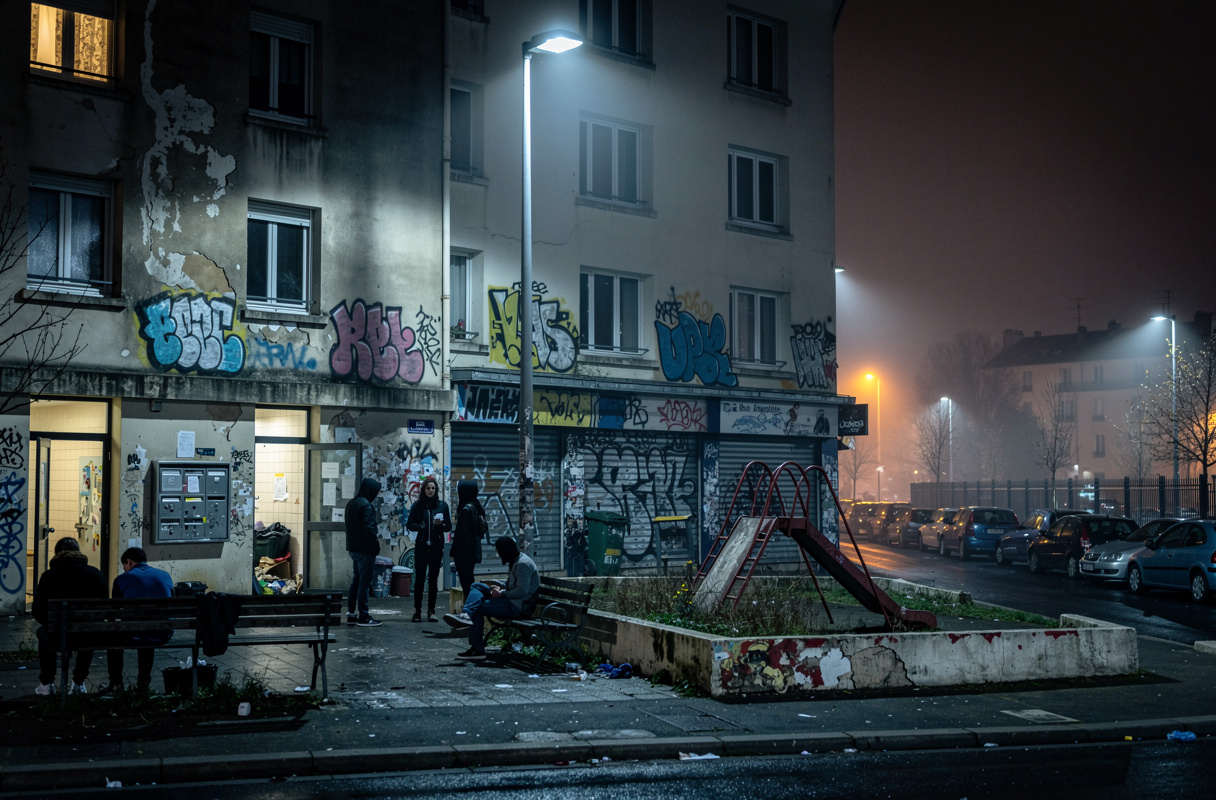  Identifier les quartiers de Nantes à éviter est essentiel pour qui veut s’installer ou investir en toute sécurité. Les zones considérées comme les moins sûres de la ville affichent souvent un taux accru de vols, de cambriolages et de nuisances urbaines, comme le montrent les statistiques de criminalité et les rapports citoyens sur l’ambiance générale de ces secteurs. 