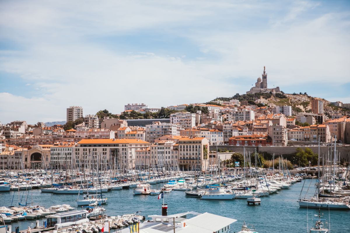 Vue du Vieux-Port de Marseille.